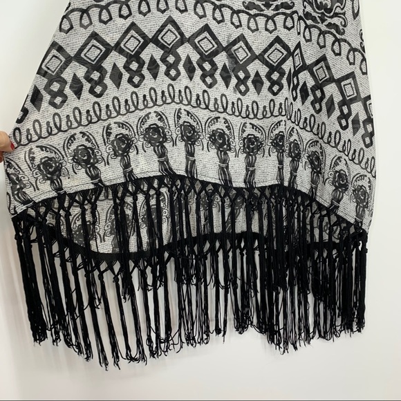 Charming Charlie Black Tribal Boho Racer Back Tassel Hem Tank Top Size XS - Picture 4 of 12